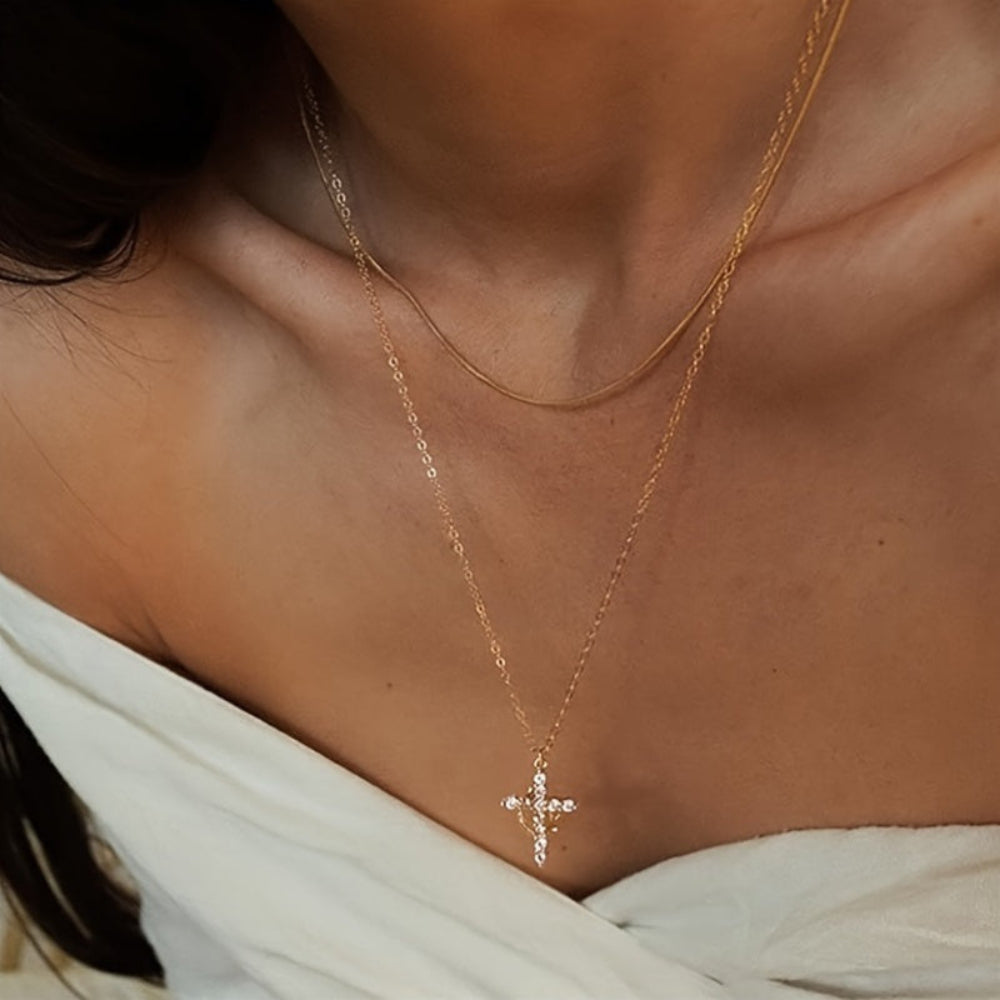 Elegant Faith-Inspired Cross Pendant Necklace for Mom