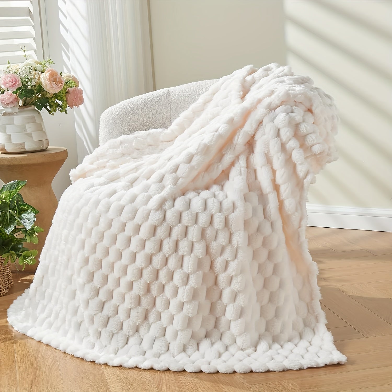 CozyNest – Luxurious Bubble Fleece Throw Blanket