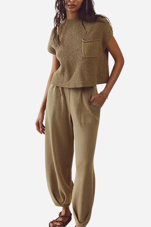 Women’s Two-Piece Knit Lounge Set | Short-Sleeve Top & High-Waisted Pants | Polyester & Elastane | Comfortable Fit