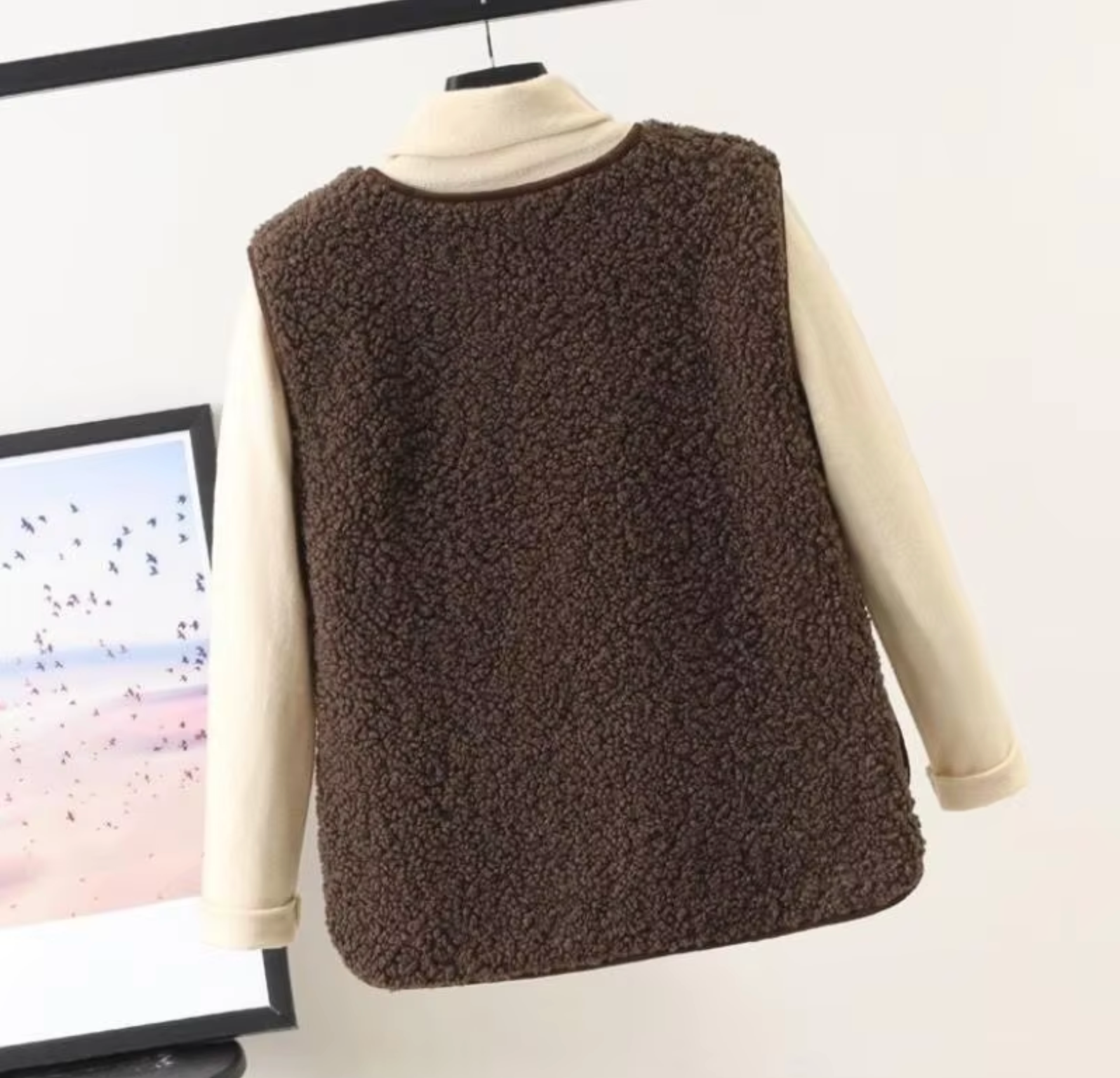 Women’s Fleece Vest | Thick Sheepskin Texture | Sleeveless with Patch Pockets | Comfortable Layering for Spring & Autumn