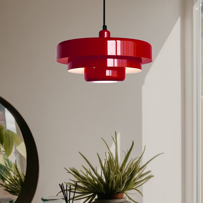 Lustra – Artistic Metal Pendant Lamp for Elegant Spaces