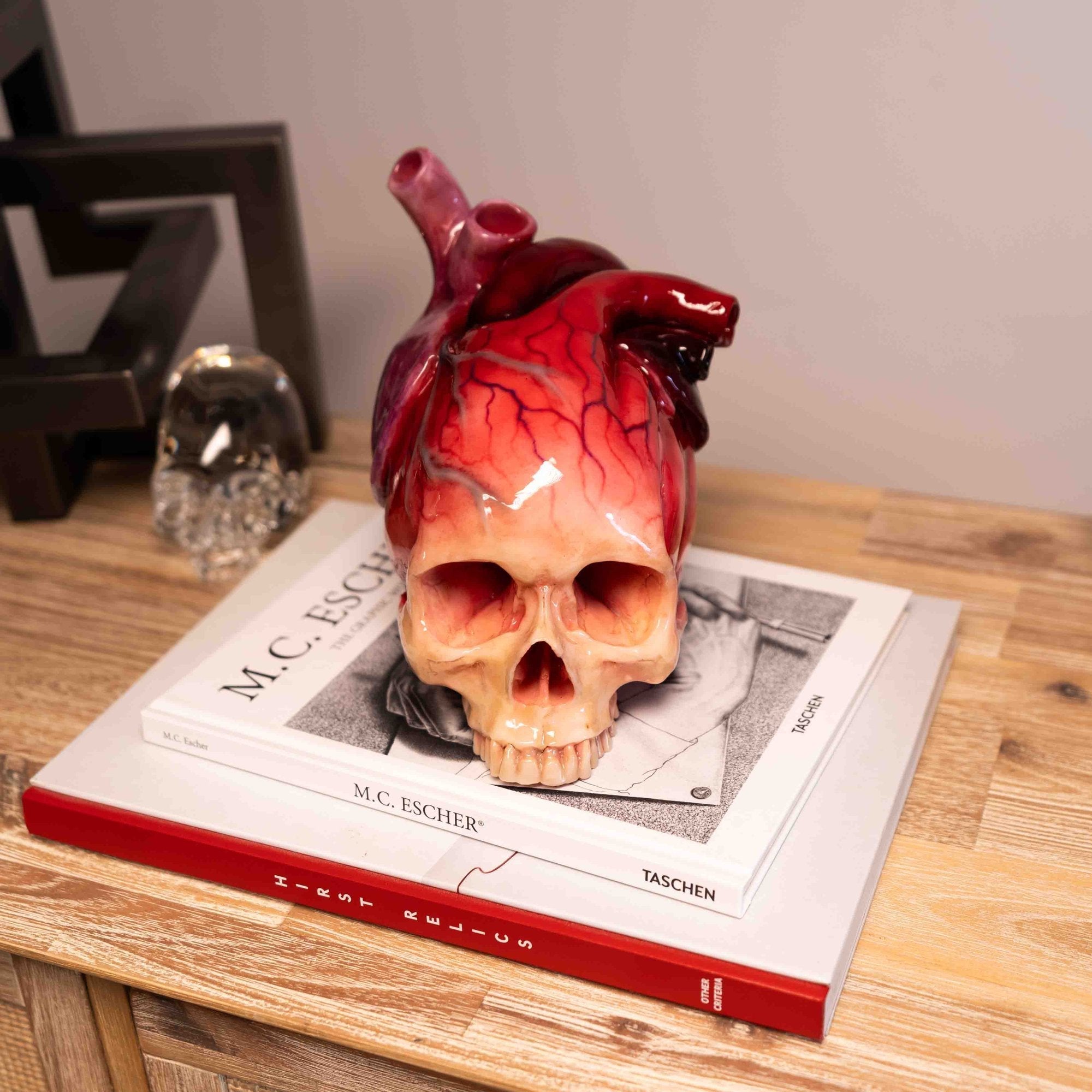 Realistic Human Heart Halloween Prop Handcrafted Resin Decoration
