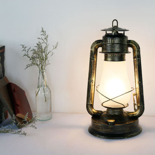 Taavita Vintage Petroleum Lamp Lantern 1-Burner Table Lamp