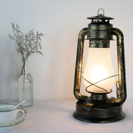 Taavita Vintage Petroleum Lamp Lantern 1-Burner Table Lamp