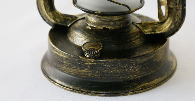 Taavita Vintage Petroleum Lamp Lantern 1-Burner Table Lamp