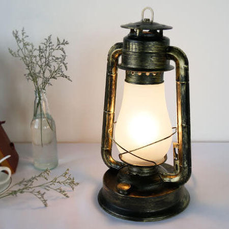 Taavita Vintage Petroleum Lamp Lantern 1-Burner Table Lamp