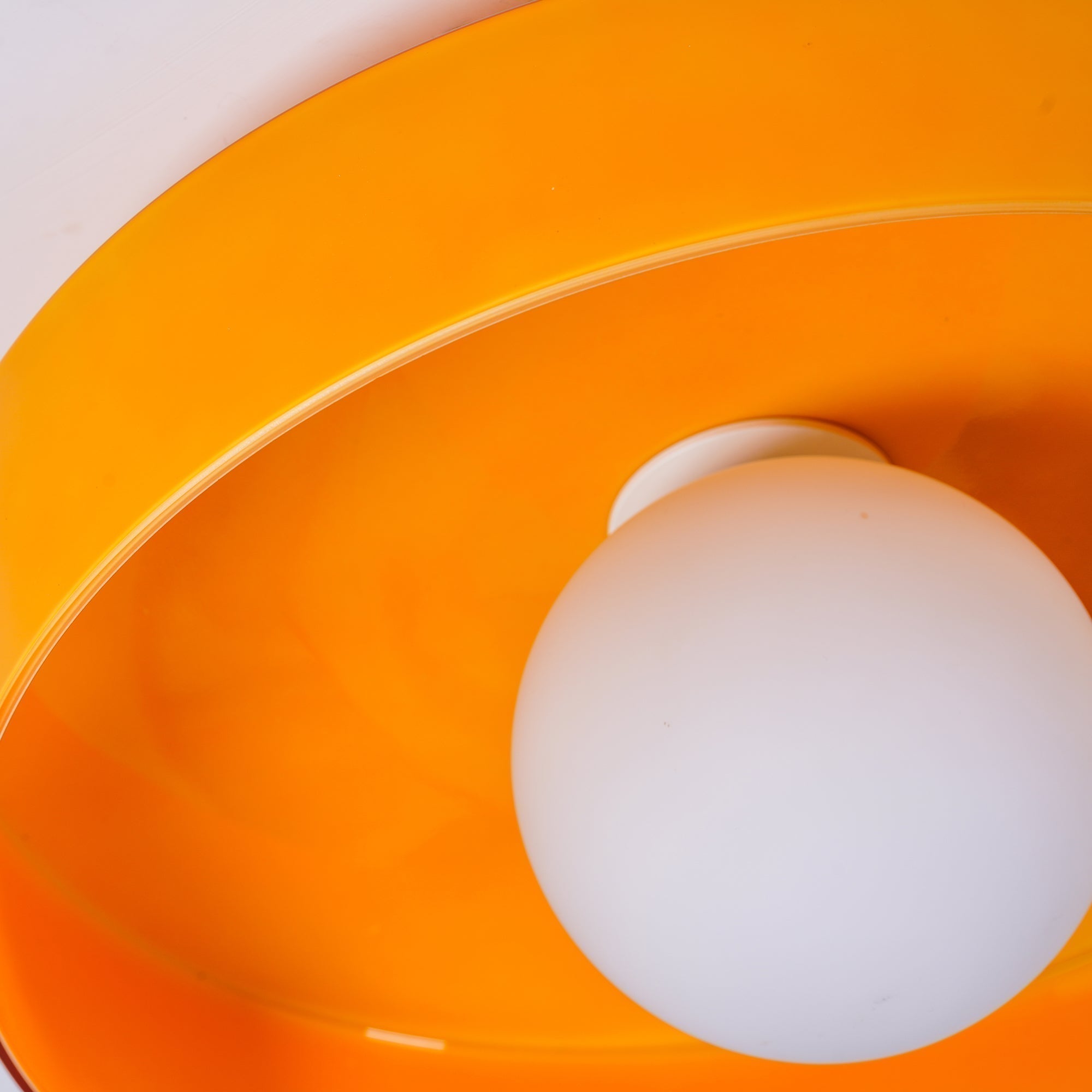 Sleek Round Ceiling Lamp for Stylish Spaces