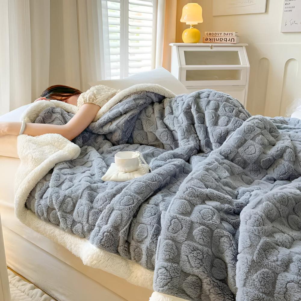 EmberNest Plush Sherpa Throw for Ultimate Comfort