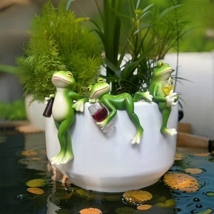 Garden and Pot Frog Statue Decoration