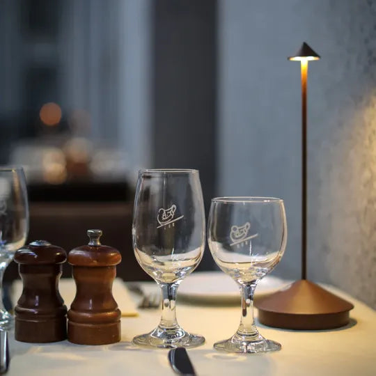 Taavita | Minimalistic LED Table Lamp - Waterproof & Dimmable Wireless Lighting
