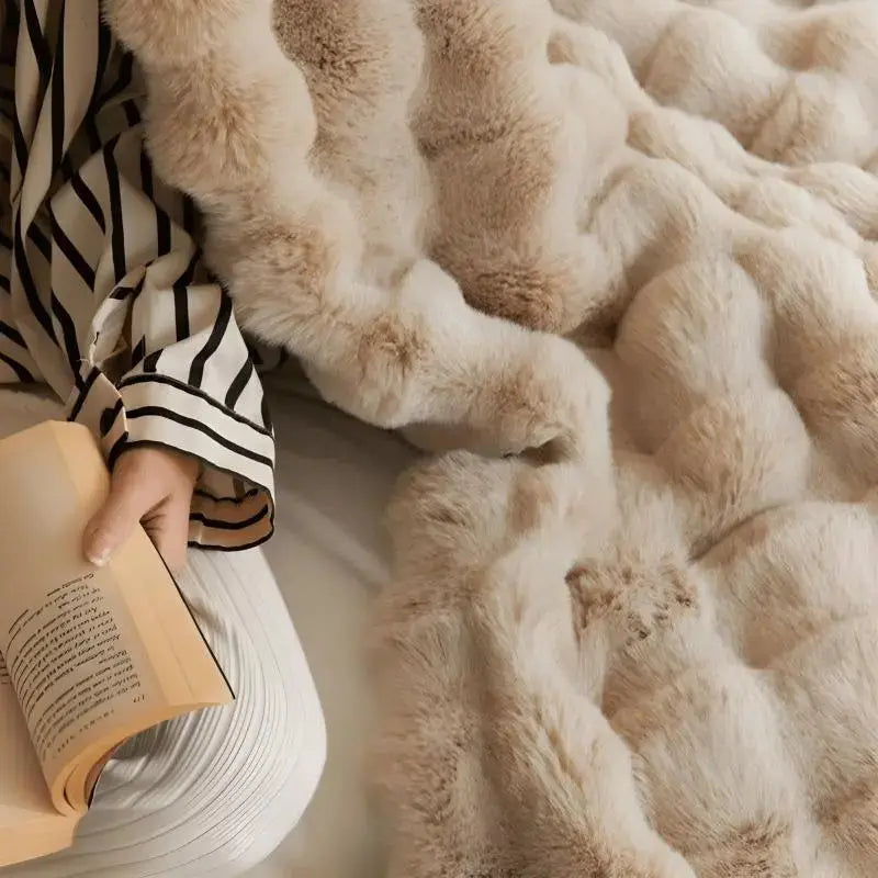 Cozy Throw Blanket | Anti-Pilling | Lightweight & Durable | Polyester Fleece