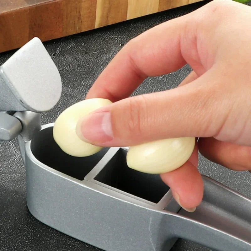Versatile Garlic Chopper and Slicer – Sturdy Kitchen Essential