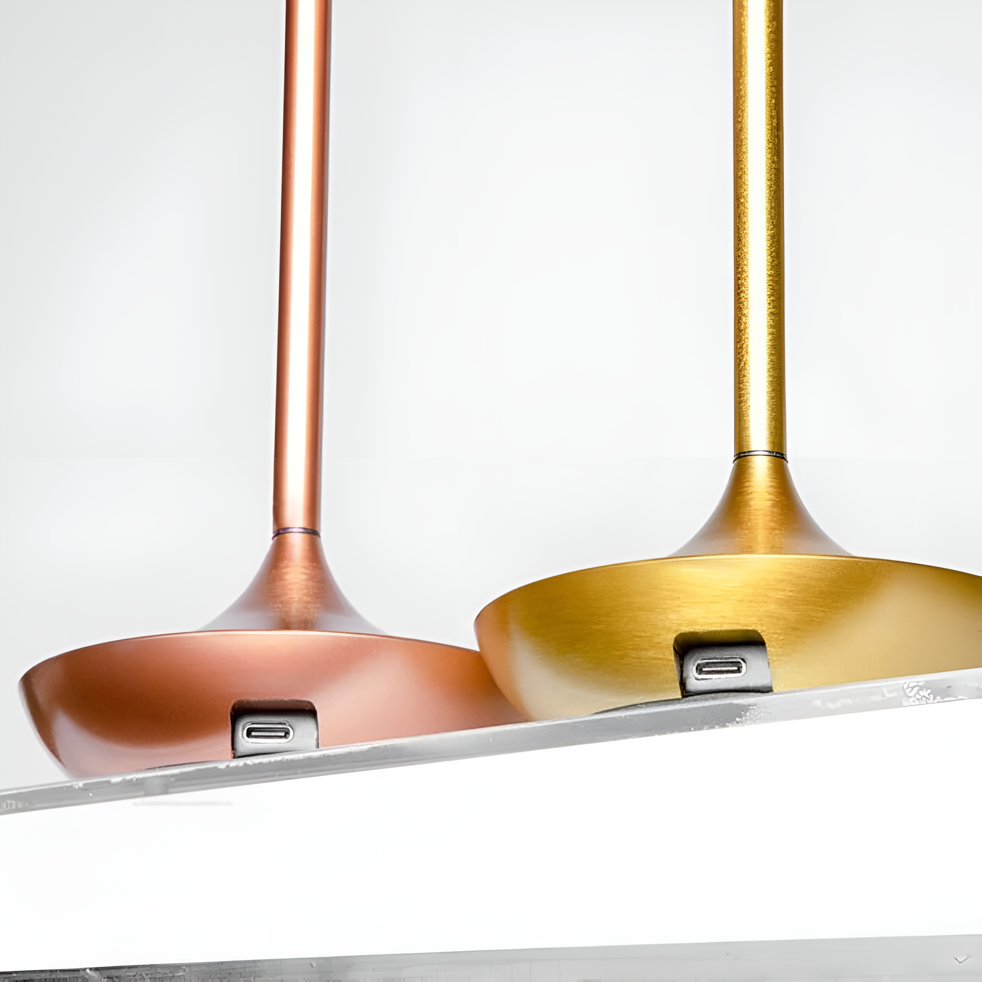 AuraGlow – Stylish Portable Table Lamp for Any Space