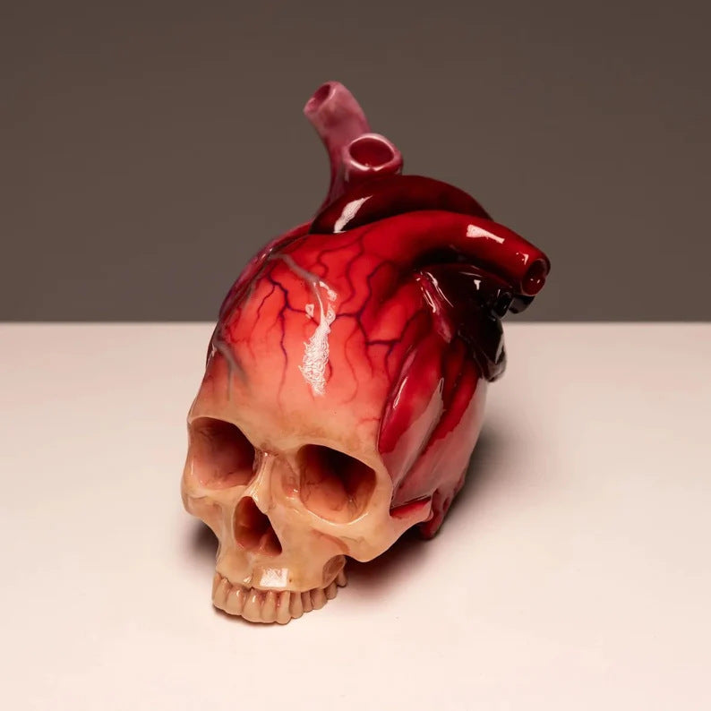 Realistic Human Heart Halloween Prop Handcrafted Resin Decoration