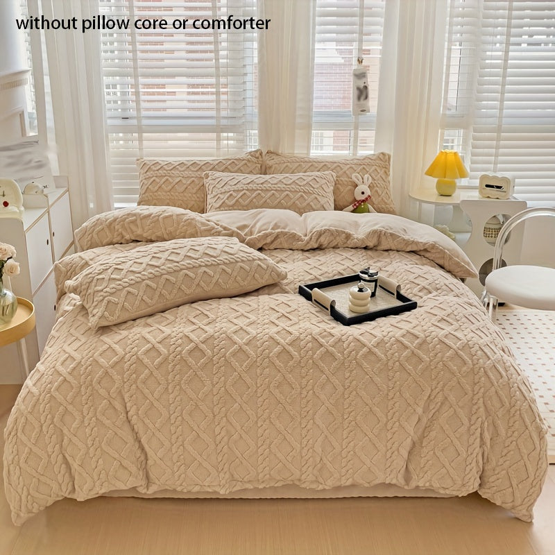 Plush Bedding Set | Zip Closure | All-Season Comfort | Polyester