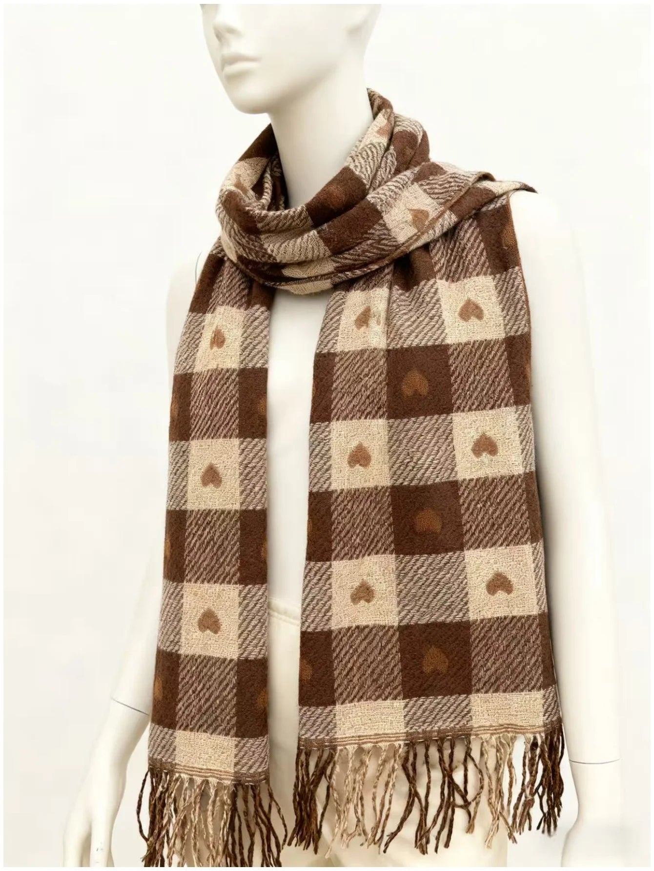 Winter Shawl in Checkered Pattern – Warm and Cozy Scarf