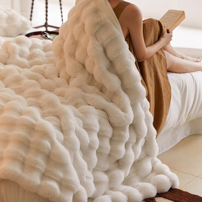 Elara Plush Throw — Soft Faux Fur Blanket for Cozy Warmth