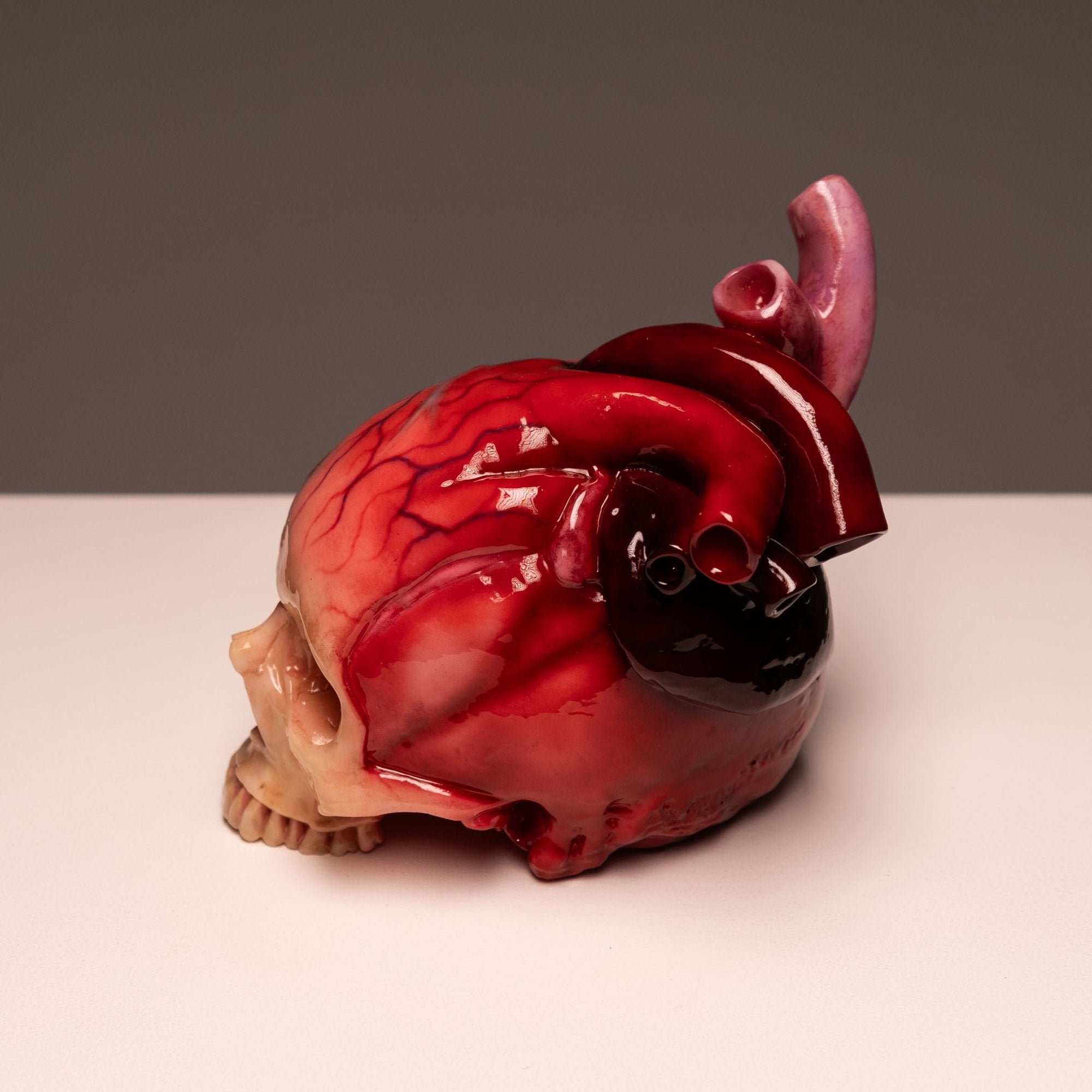 Realistic Human Heart Halloween Prop Handcrafted Resin Decoration