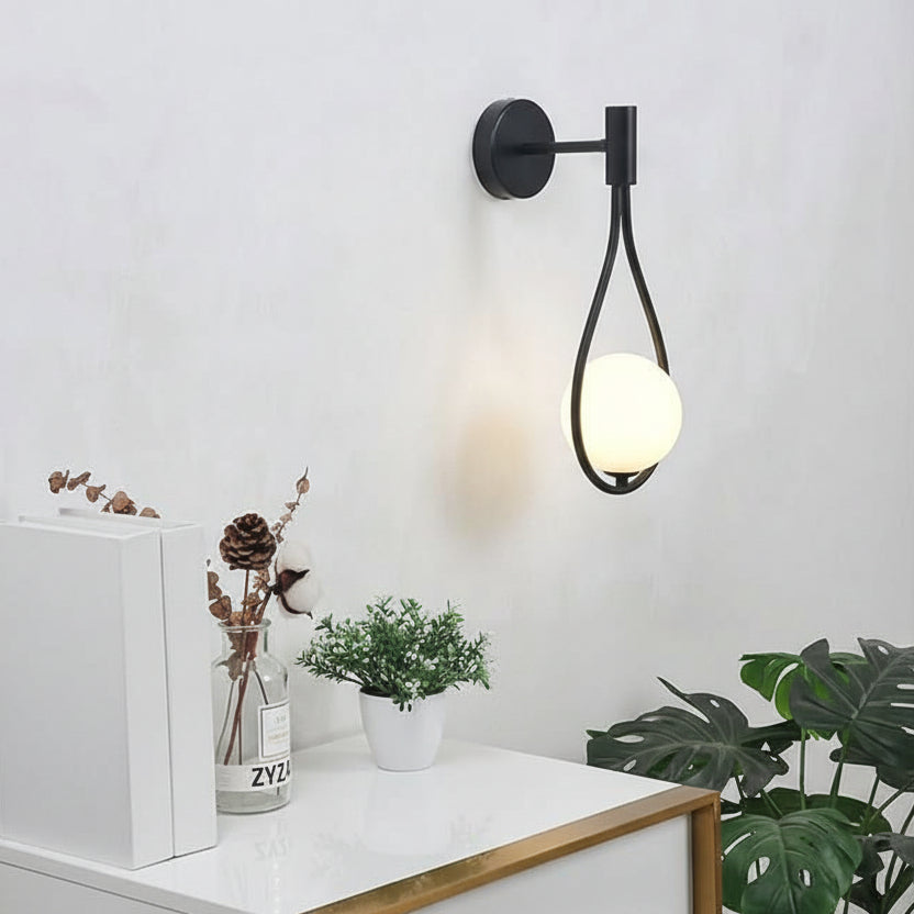 Elegant Duo Wall Light Fixtures in Modern Metal Design