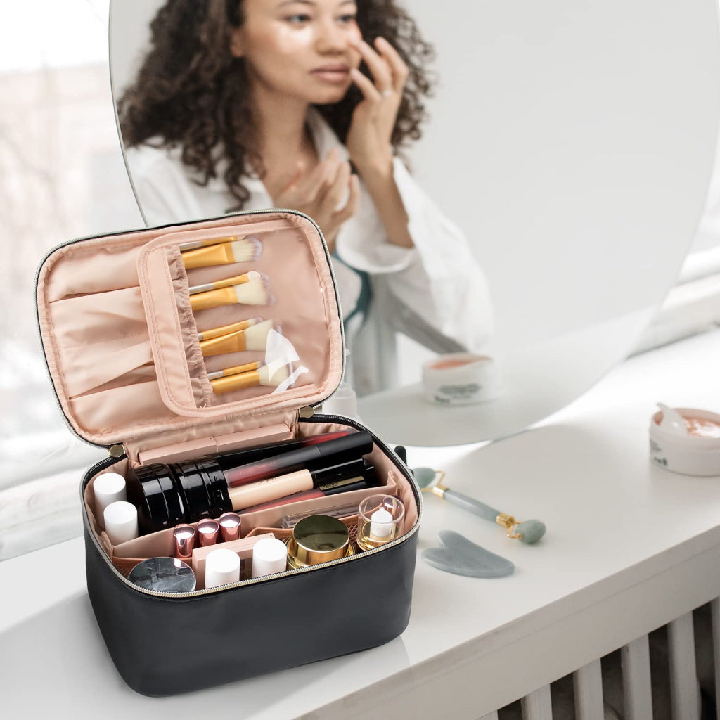 Chic Travel Cosmetic Organizer - Perfect Gift for Moms
