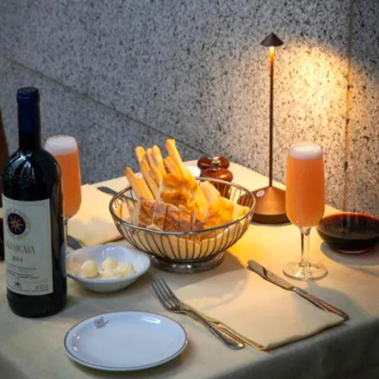 Taavita | Minimalistic LED Table Lamp - Waterproof & Dimmable Wireless Lighting