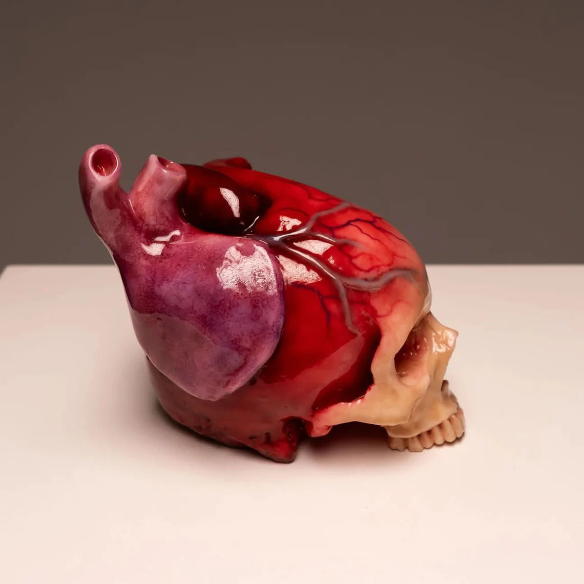 Realistic Human Heart Halloween Prop Handcrafted Resin Decoration