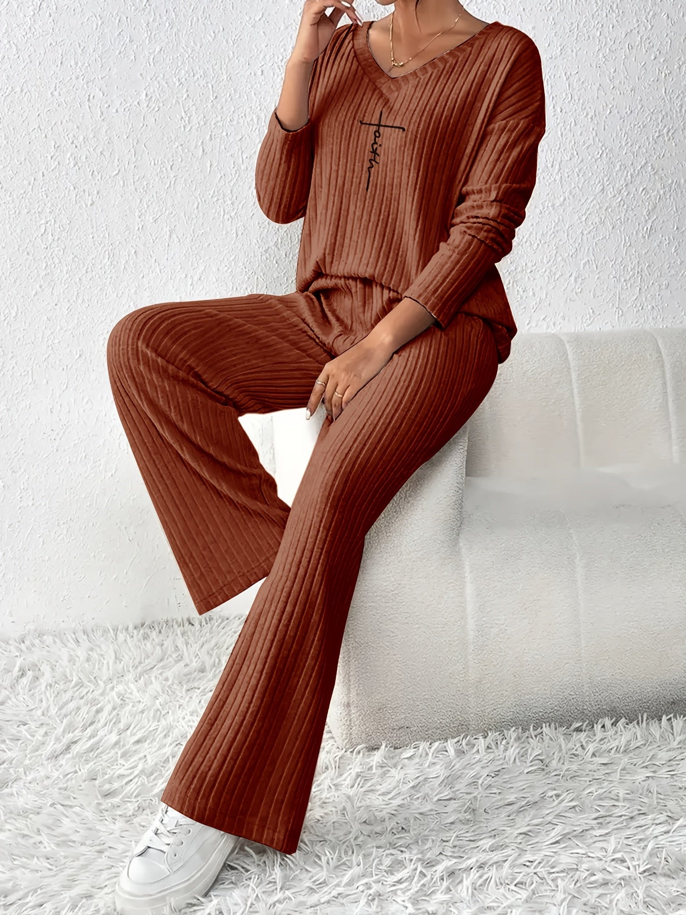 Women's Lounge Set | V-Neck Long Sleeve | Cozy Warmth for Fall | Polyester