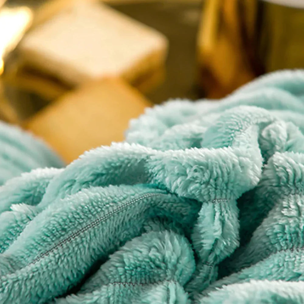 Cozy Fleece Duvet Cover Set with Stylish Bedspread Design