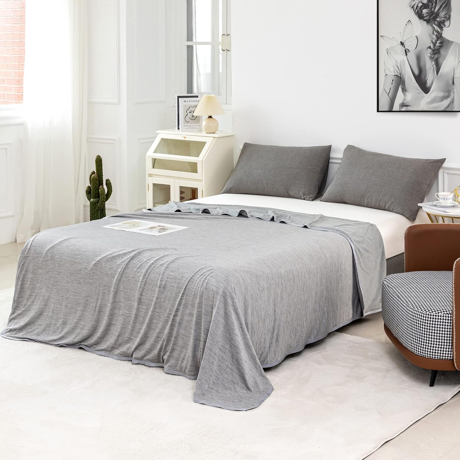 Cooling Throw Blanket for Hot Sleepers – Soft Lightweight Design with Q-Max 0.4 Technology
