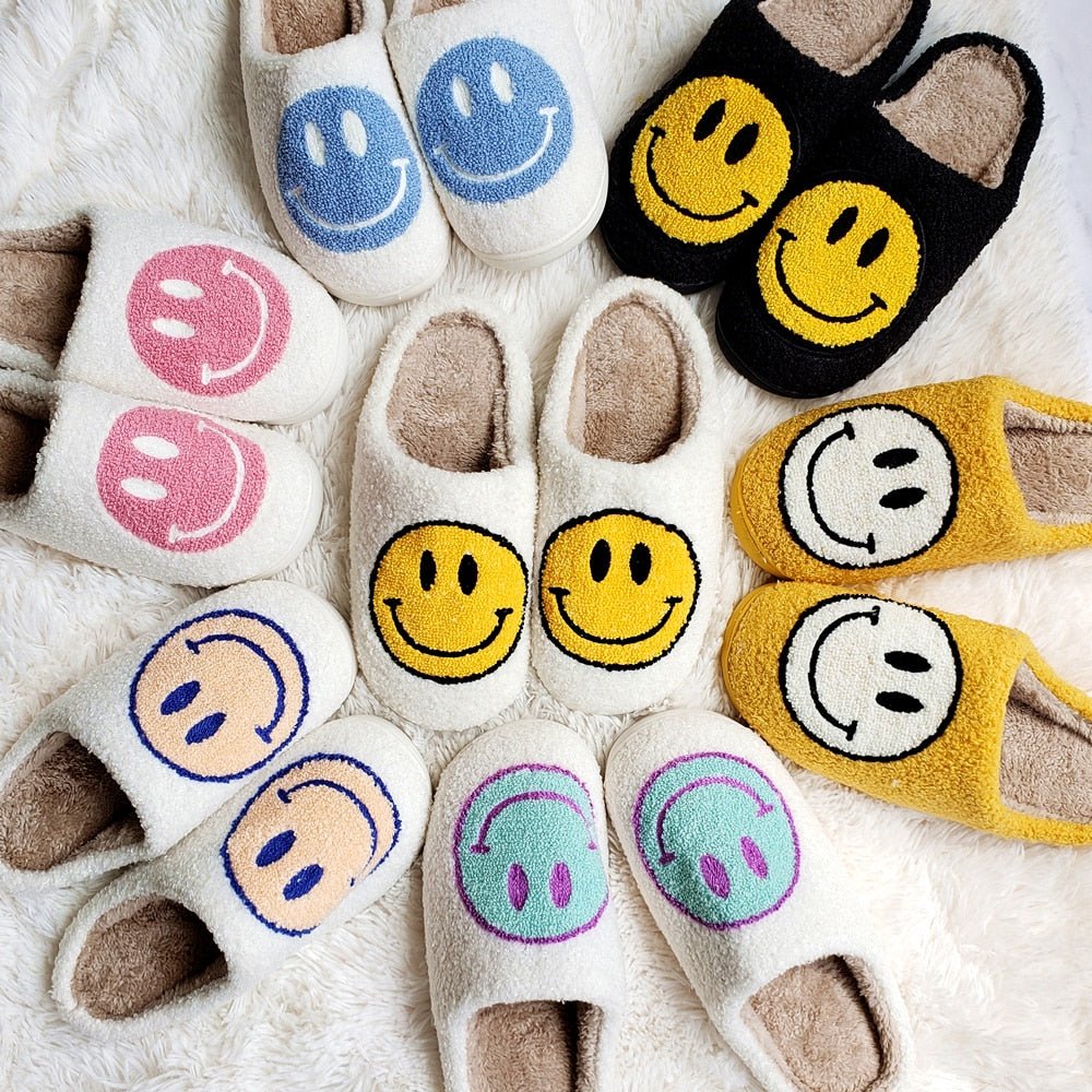 Indoor Slip-On Slippers | Plush Fleece Lining & Slip-Resistant Sole | Big Smiley Face Design | Comfortable Fit
