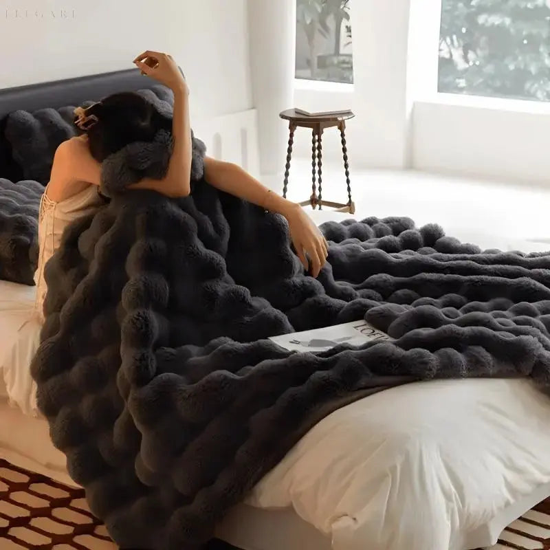 Cozy Throw Blanket | Anti-Pilling | Lightweight & Durable | Polyester Fleece