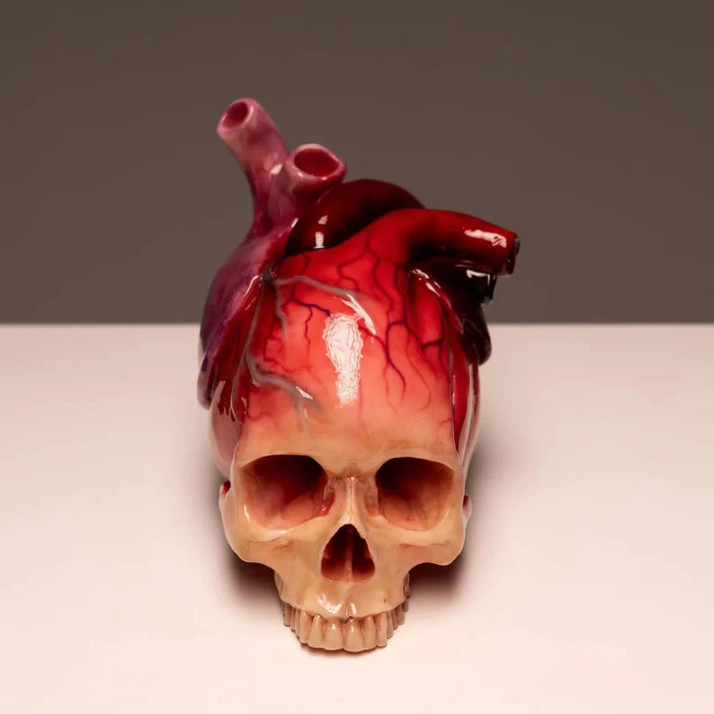 Realistic Human Heart Halloween Prop Handcrafted Resin Decoration