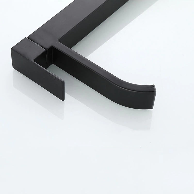 Tuckhub — Single-Handle Matte Black Bathroom Faucet with Durable Build