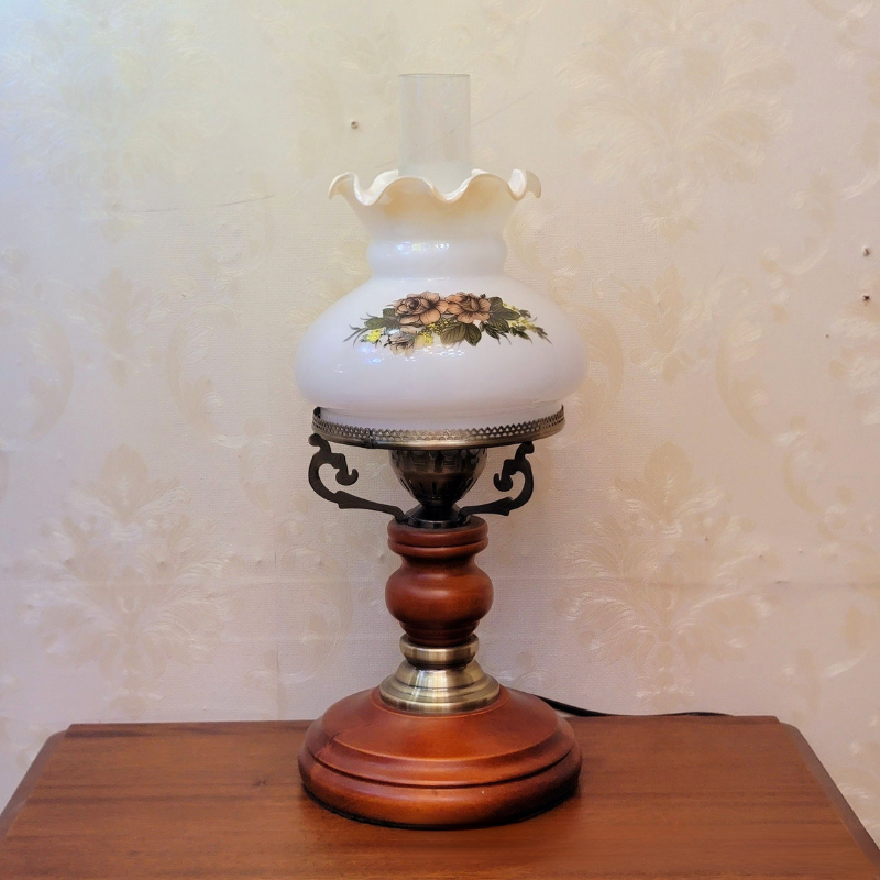 Heritage Glow Solid Wood Table Lamp with Classic Finish