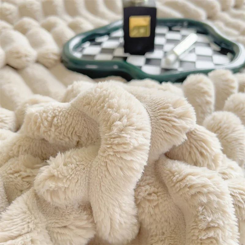 Ardena Plush — Soft Fleece Blanket with Cozy Plaid Design