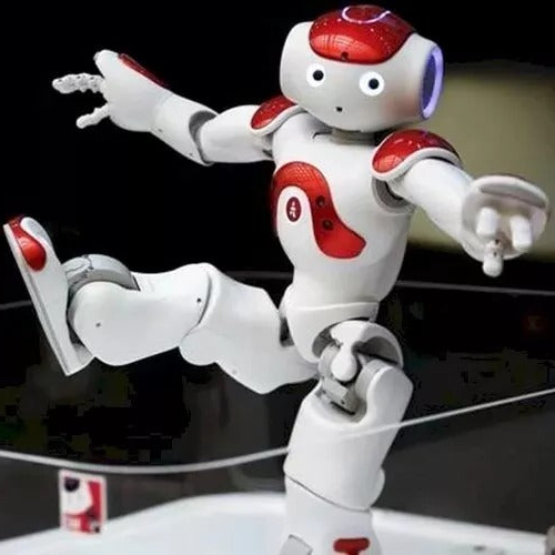 AI Companion Robot for Smart Homes – Multi-Language Interaction