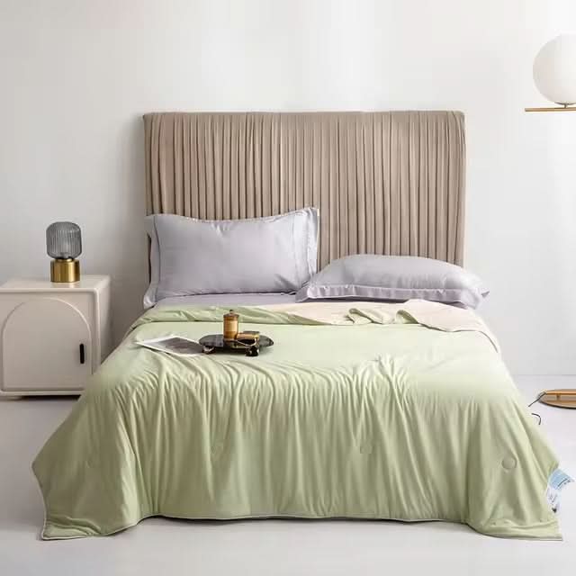 Temperature-Controlled Cooling Blanket for Beds – Breathable for Hot Sleepers