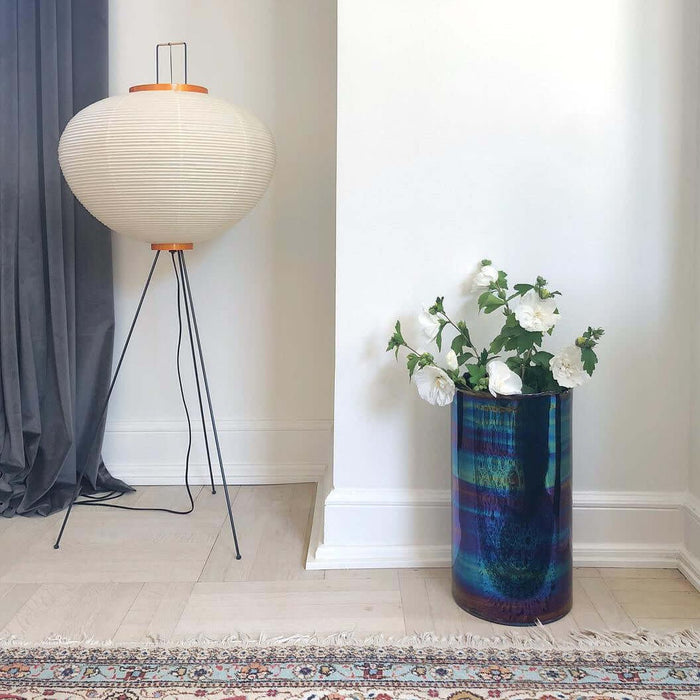 Taavita Floor Lamp - Elegant Minimalist Lighting for a Calming Atmosphere