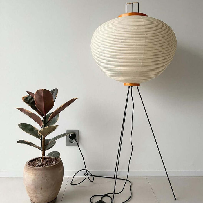 Taavita Floor Lamp - Elegant Minimalist Lighting for a Calming Atmosphere