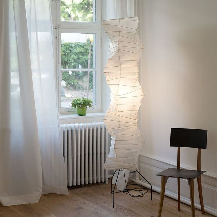 Taavita Floor Lamp - Elegant Minimalist Lighting for a Calming Atmosphere