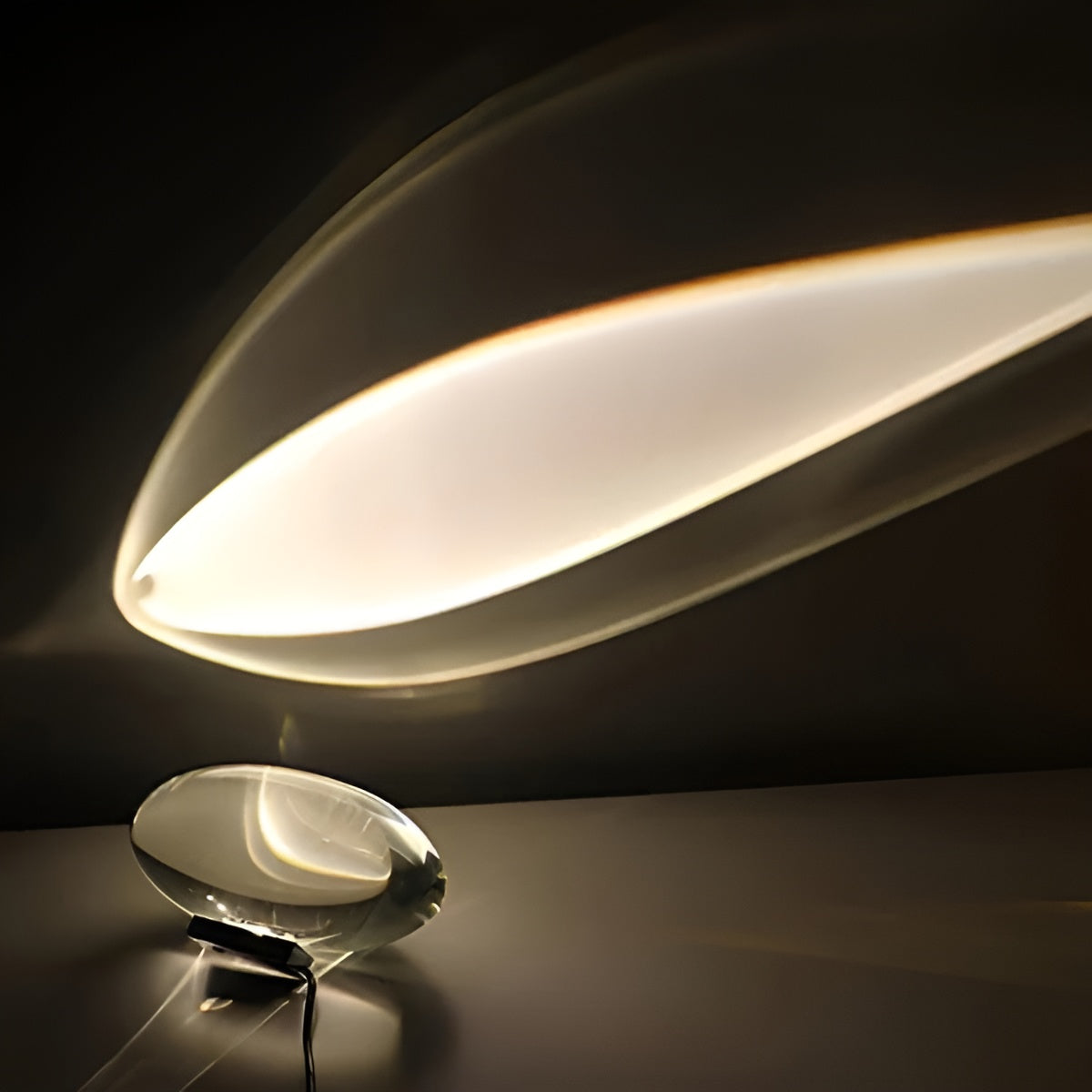 Warm Mood Lighting Oval Lamp for Tables