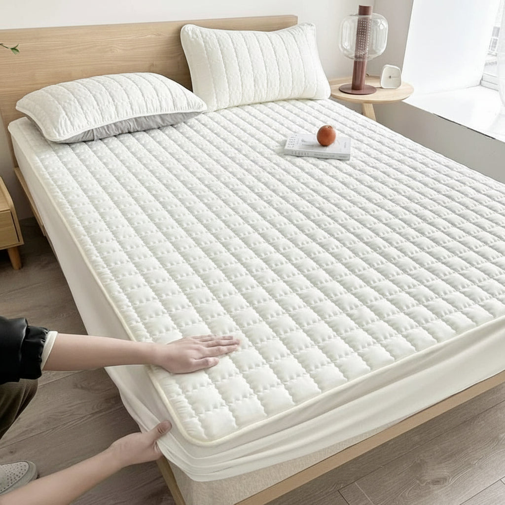 Ultra-Soft Waterproof Bed Cover for Ultimate Comfort