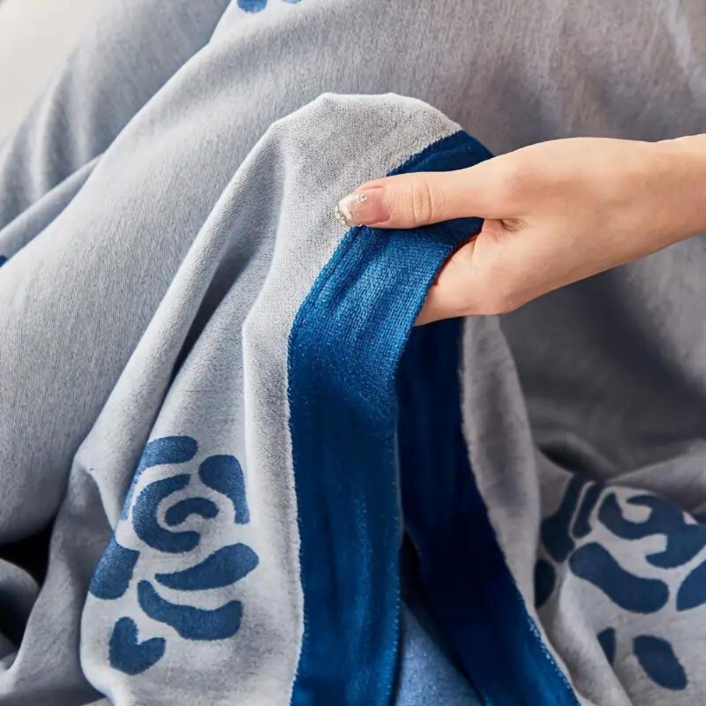 Rose Floral Design Bamboo Fiber Cooling Blanket for Summer Use