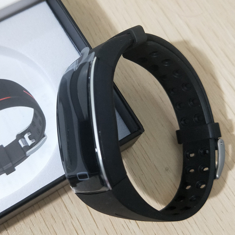 Smart Watch with Blood Pressure and Heart Rate Tracking