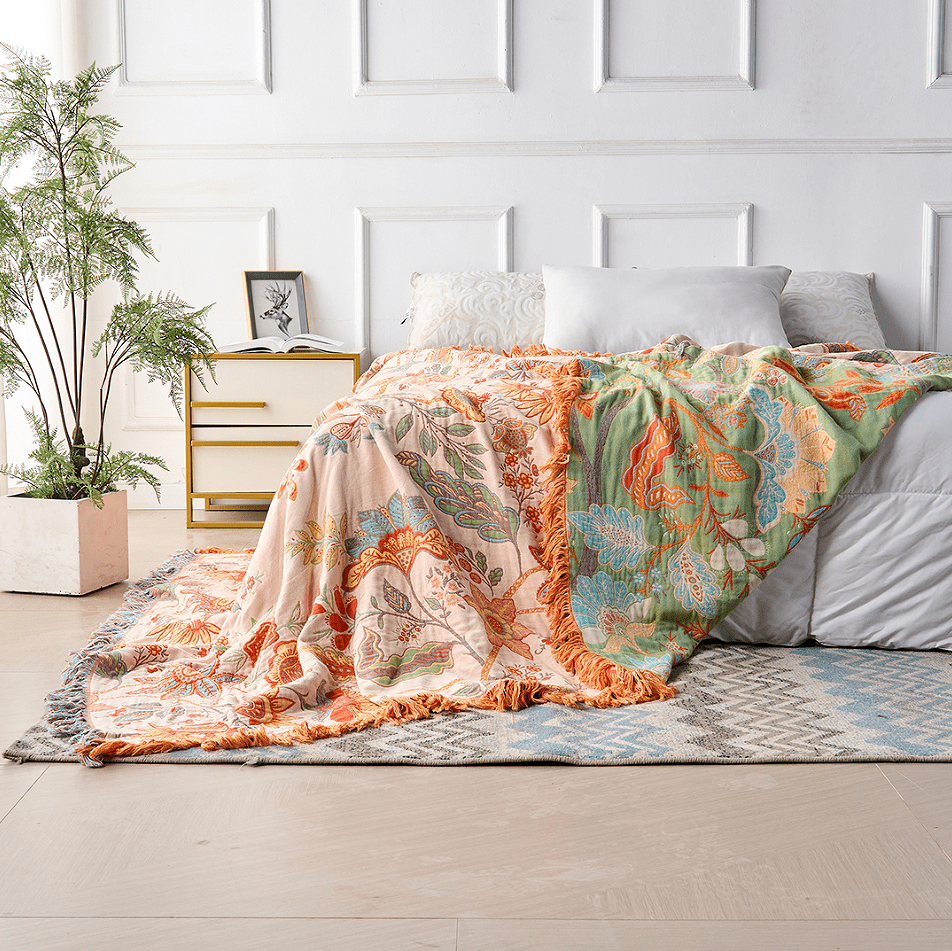 Chic Cotton Throw Blanket with Vibrant Floral Design
