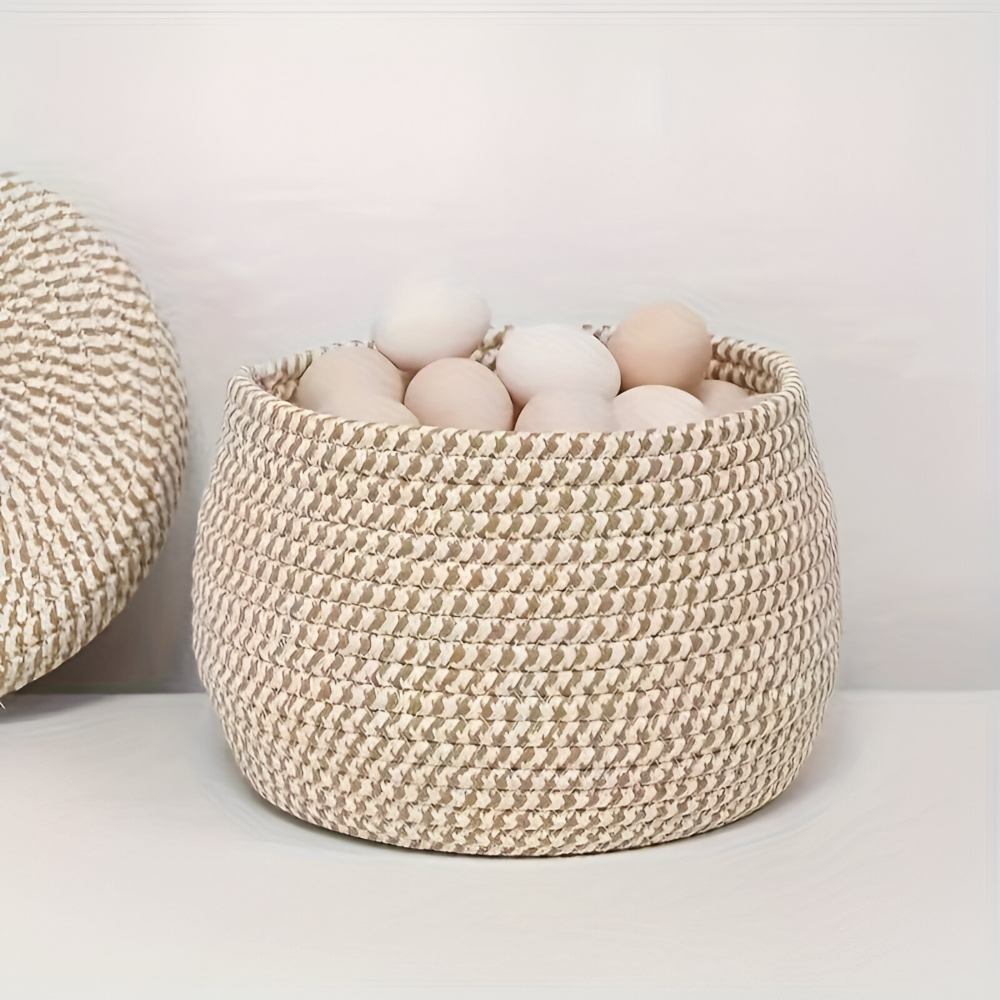 Chic Circular Storage Basket with Lid – Rustic Elegance