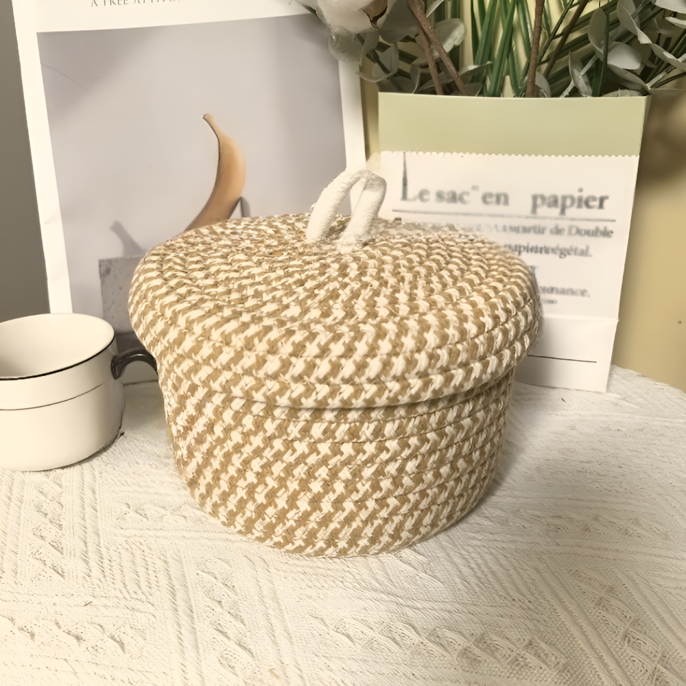 Chic Circular Storage Basket with Lid – Rustic Elegance
