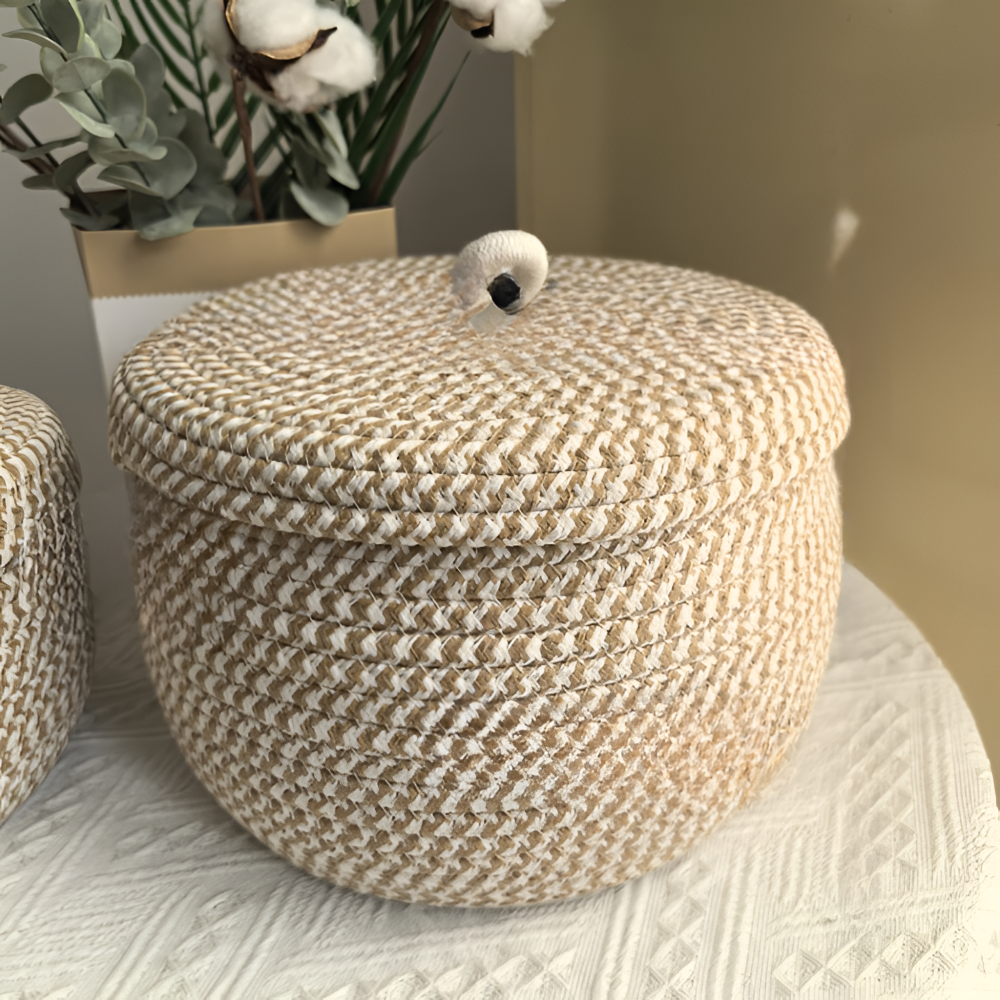 Chic Circular Storage Basket with Lid – Rustic Elegance