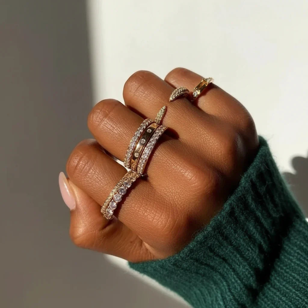 Everyday Elegance: Silver Ring with Sparkling Bead Design
