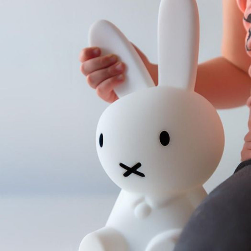 Cozy Glow Table Lamp for Kids – LED Lighting for Dreamy Spaces